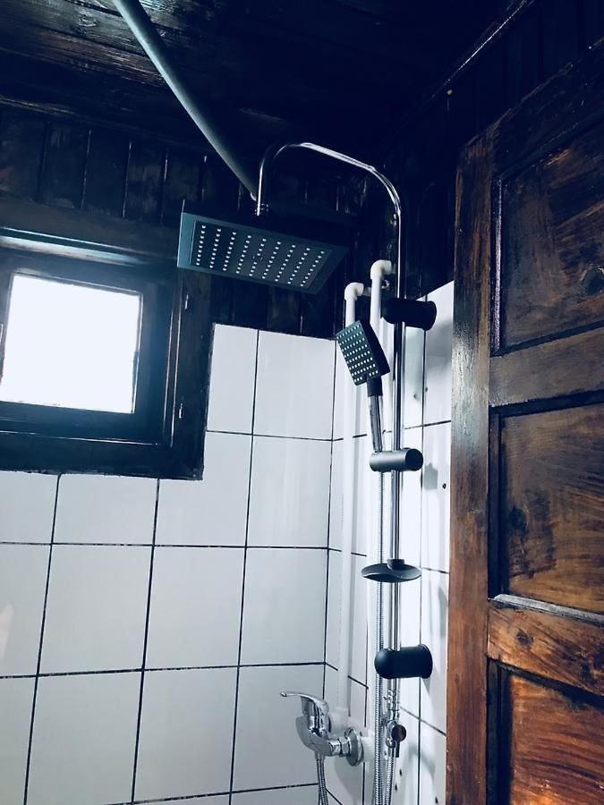 Hostel Flamingo קוסטינסטי מראה חיצוני תמונה